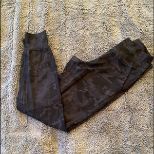 Lululemon align joggers camo size 6 NWOT